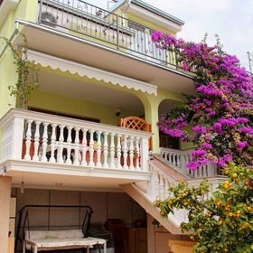 Apartmanok Parkolóhellyel Vodice - 6271