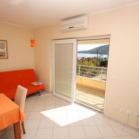 Apartmanok A Tenger Mellett Vinisce, Trogir - 5229 Vinišće