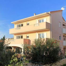 Apartmanok Parkolóhellyel Novalja, Pag - 9403 Novalja