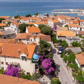 Apartmanok Parkolóhellyel Supetar, Brac - 11278 Supetar