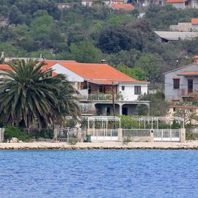 Apartmanok A Tenger Mellett Vinisce, Trogir - 10006 Vinišće
