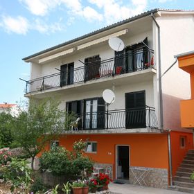 Apartmanok Parkolóhellyel Novi Vinodolski - 5514