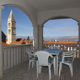 Apartmanok Parkolóhellyel Supetar, Brac - 2956 Supetar