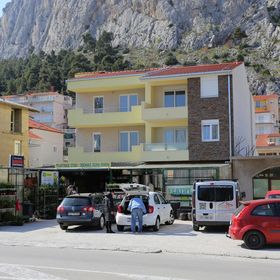 Apartmanok Parkolóhellyel Omis - 10362 Omiš