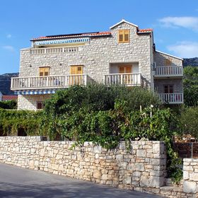 Apartmanok Parkolóhellyel Bol, Brac - 2900 Bol