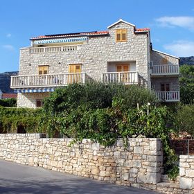 Apartmanok Parkolóhellyel Bol, Brac - 2900 Bol