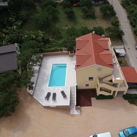 Apartmanok Családok Részére Medencével Drage, Biograd - 5904 Drage