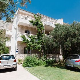 Apartmanok Parkolóhellyel Duce, Omis - 2773 Duće