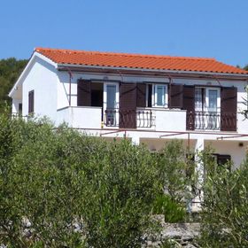 Apartmanok Parkolóhellyel Maslinica, Solta - 5184 Maslinica