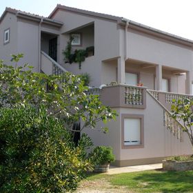 Apartmanok A Tenger Mellett Ugljan - 8468