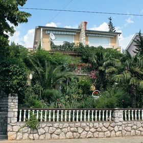 Apartmanok és Szobák A Tenger Mellett Dramalj, Crikvenica - 5519 Dramalj