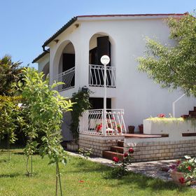 Apartmanok Parkolóhellyel Baska, Krk - 5430 Baška