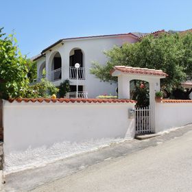 Apartmanok Parkolóhellyel Baska, Krk - 5430 Baška