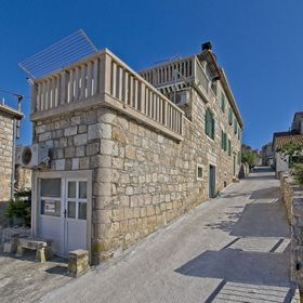 Apartmanok Parkolóhellyel Postira, Brac - 11582 Postira