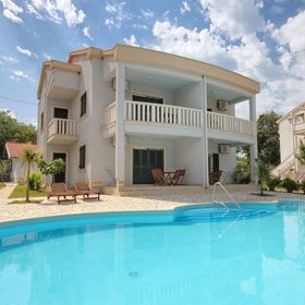 Apartmanok Családok Részére Medencével Kampor, Rab - 3214 Kampor