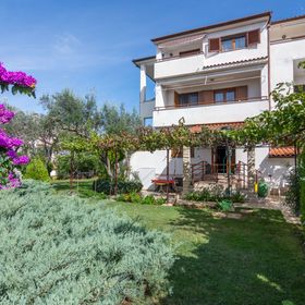 Apartmanok Parkolóhellyel Medulin - 7495