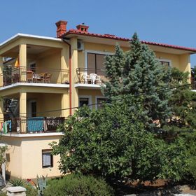Apartmanok Parkolóhellyel Novi Vinodolski - 2416