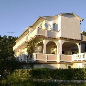 Apartmanok Parkolóhellyel Kampor, Rab - 12273 Kampor