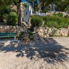 Családi Apartmanok A Tenger Mellett Nemira, Omis - 4277 Nemira