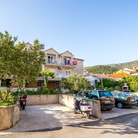 Apartmanok Parkolóhellyel Bol, Brac - 12980 Bol