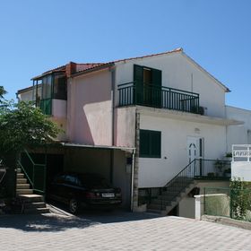 Apartmanok Parkolóhellyel Podgora, Makarska - 6682 Podgora