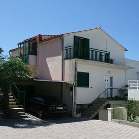 Apartmanok Parkolóhellyel Podgora, Makarska - 6682 Podgora
