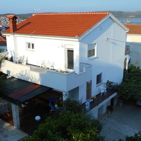 Apartmanok Parkolóhellyel Trogir - 11316