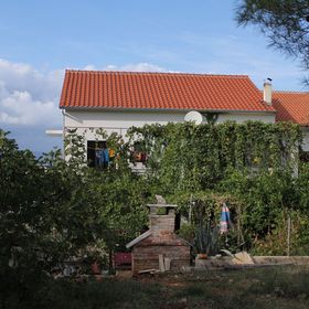 Apartmanok Parkolóhellyel Jelsa, Hvar - 5703 Jelsa