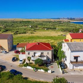 Apartmanok Parkolóhellyel Povljana, Pag - 232 Povljana