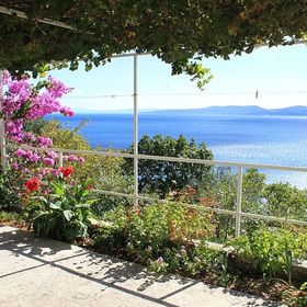 Apartmanok A Tenger Mellett Pisak, Omis - 2750 Pisak