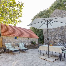 Apartmanok Parkolóhellyel Gata, Omis - 6033 Gata