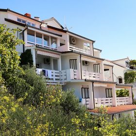 Apartmanok A Tenger Mellett Pisak, Omis - 1014 Pisak