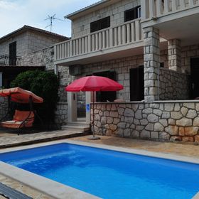 Apartmanok A Tenger Mellett Medencével Supetar, Brac - 11360 Supetar