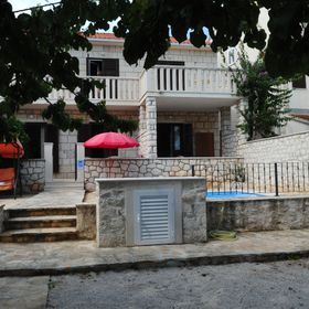 Apartmanok A Tenger Mellett Medencével Supetar, Brac - 11360 Supetar