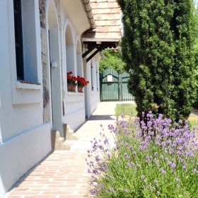 Titkoskert Kenese Vendégház Balatonkenese