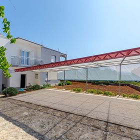 Apartment Markovic Seget Donji