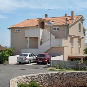 Apartmanok és Szobák Parkolóhellyel Krk - 13553