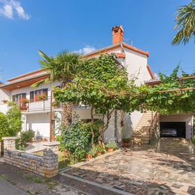 Apartmanok Parkolóhellyel Porec - 13927 Poreč