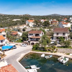 Apartmanok A Tenger Mellett Stupin Celine, Rogoznica - 4264 Stupin Čeline