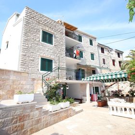 Apartmanok A Tenger Mellett Bol, Brac - 13413 Bol