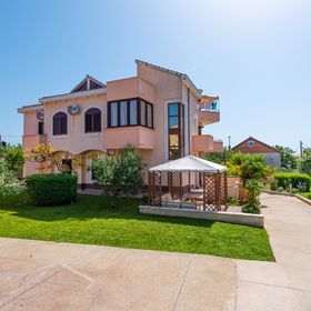 Apartmanok Parkolóhellyel Privlaka, Zadar - 12989 Privlaka