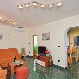 Apartmanok Parkolóhellyel Fazana - 13761 Fažana