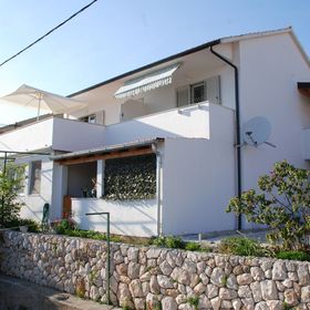 Apartmanok és Szobák Parkolóhellyel Hvar - 13161