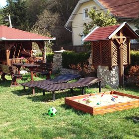 Hudi-Lak Vendégház Háromhuta