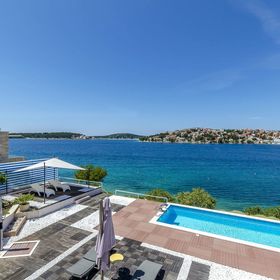 Apartment Mirjana Rogoznica