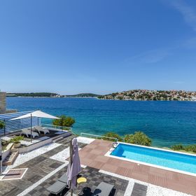 Apartment Mirjana Rogoznica