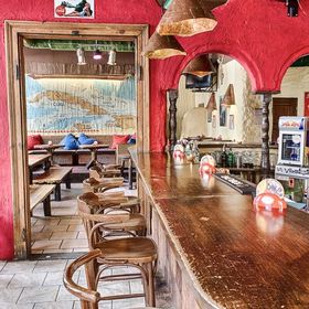 Cuba Bar & Hostel České Budějovice