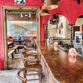 Cuba Bar & Hostel České Budějovice