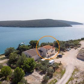 Apartments Ratko Rakalj