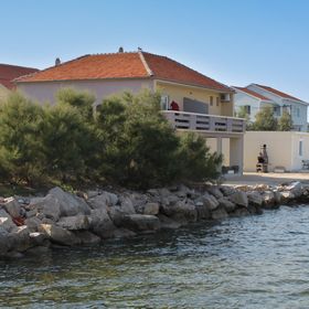 Apartmanok A Tenger Mellett Nevidane, Pasman - 8453 Neviđane